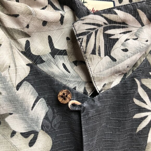 Tommy Bahama 100% Silk Hawaiian Shirt Copyrighted Print Button Up Mens Size XL - Picture 6 of 16